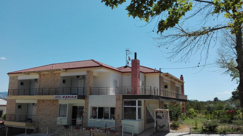 Familia Hotel Loutra Volvis エクステリア 写真